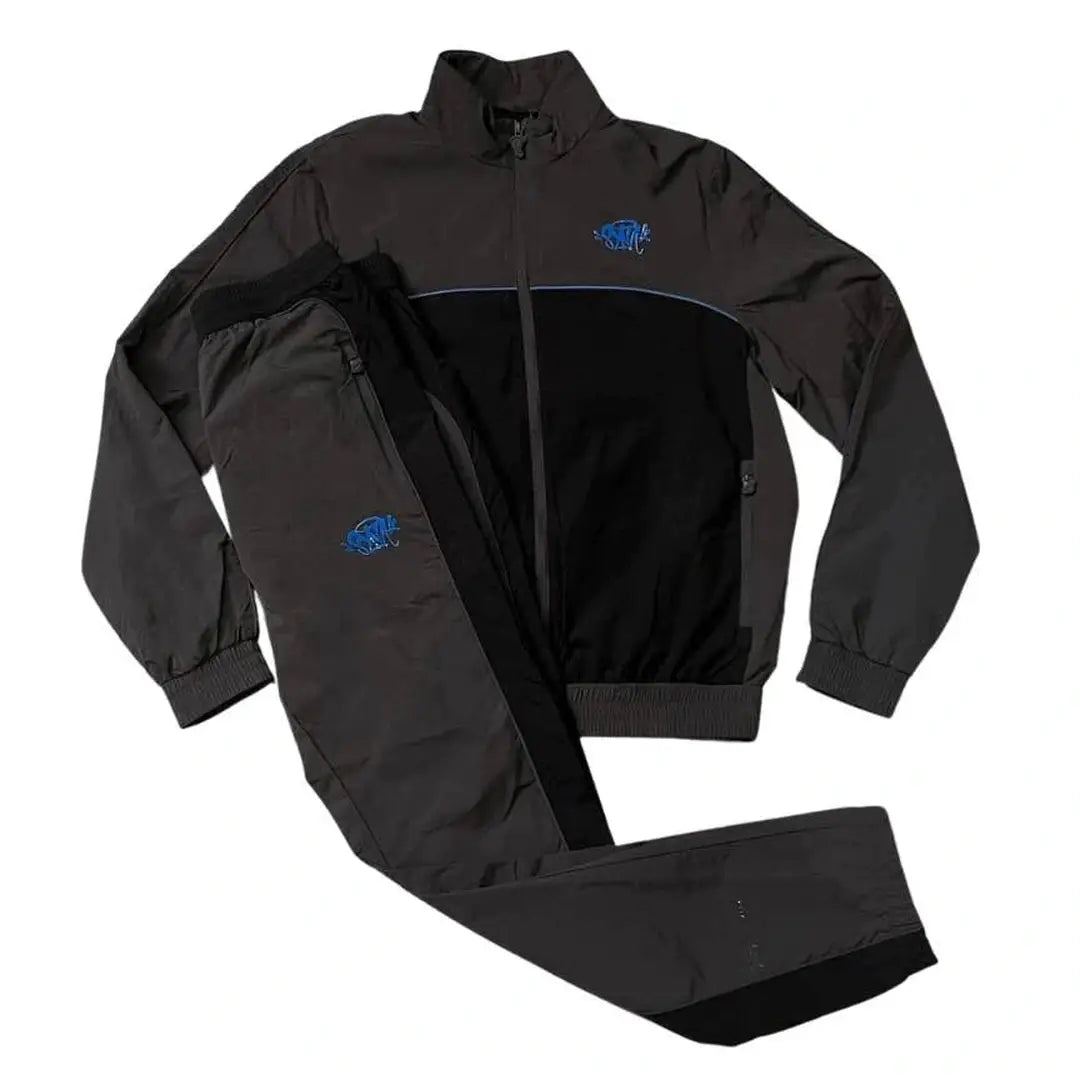 SYNAWORLD ‘SYNA LOGO’ SHELL TRACKSUIT - GREY/BLACK/COBALT | Plugstationuk