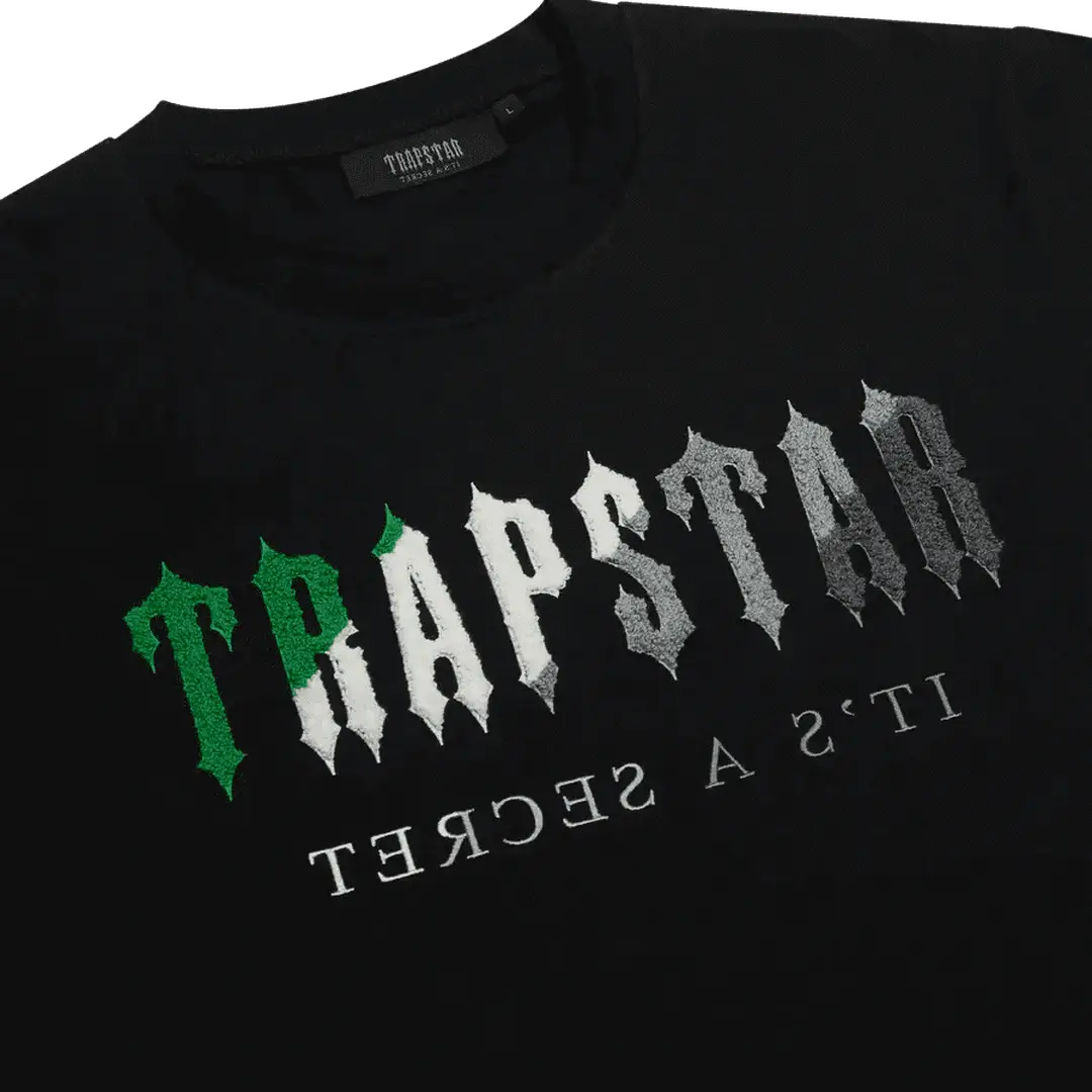 TRAPSTAR CHENILLE DECODED SHORT SET - GREEN/BLACK | Plugstationuk