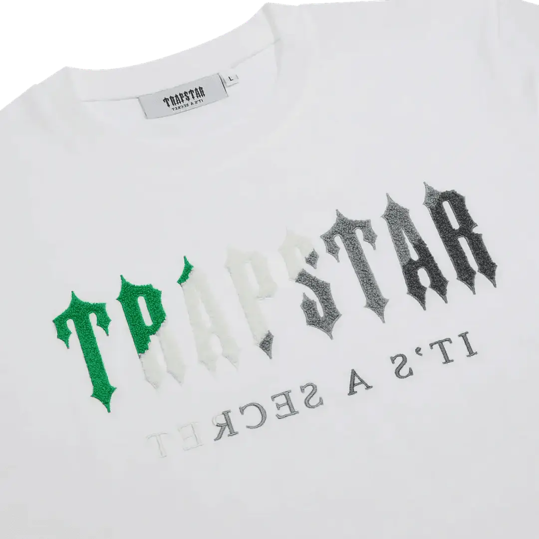 TRAPSTAR CHENILLE DECODED SHORT SET - WHITE/GREEN | Plugstationuk