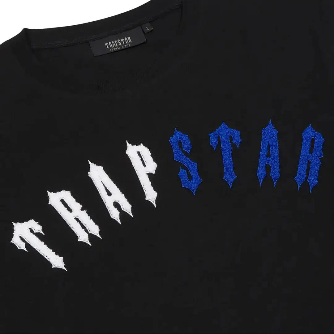 TRAPSTAR IRONGATE ARCH CHENILLE SHORT SET - BLACK ICE EDITION | Plugstationuk